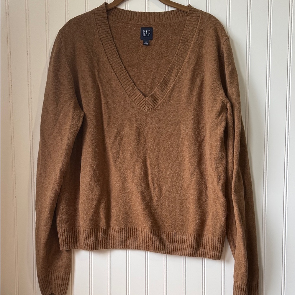 GAP ladies  Tan V-Neck Sweater brown med tall